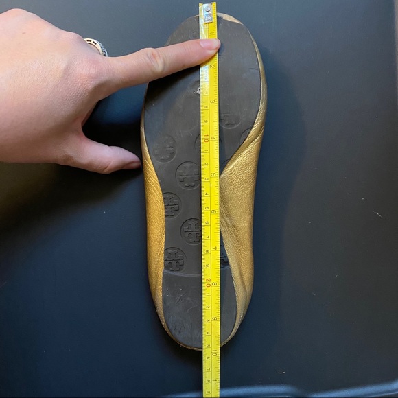 ❌SOLD❌Tory Burch Revas Flats Gold size 8 - Picture 8 of 8